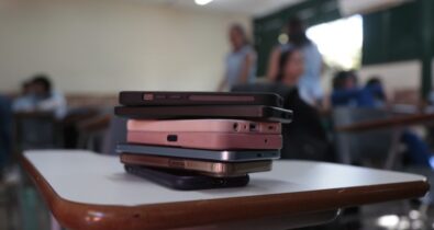 CNE publica diretrizes sobre uso de celulares e meios digitais em sala de aula