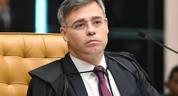 Mendonça vota para impedir Moraes e Dino em julgamento de Bolsonaro