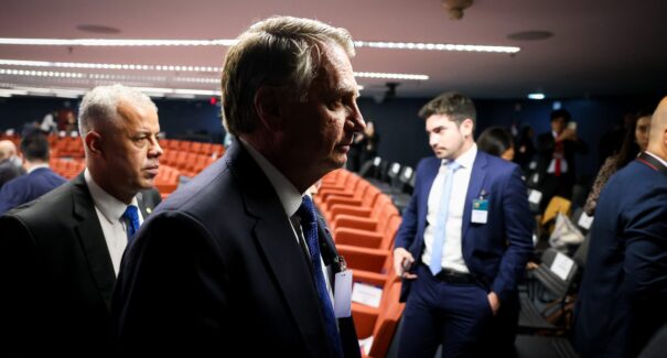 STF decide hoje se Bolsonaro e aliados viram réus pela trama golpista