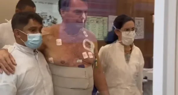 Bolsonaro segue com fisioterapia motora e sem previsão de alta; veja novo boletim médico
