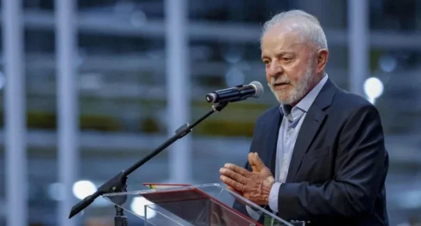 Lula pede “impeachment” de parlamentares que defendem deposição de Moraes