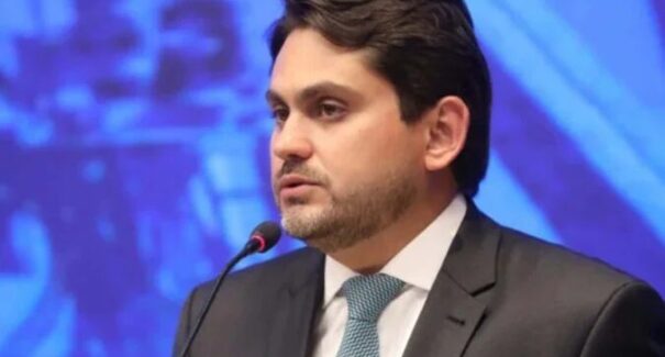 Juscelino Filho reassume mandato na Câmara e suplente perde a vaga