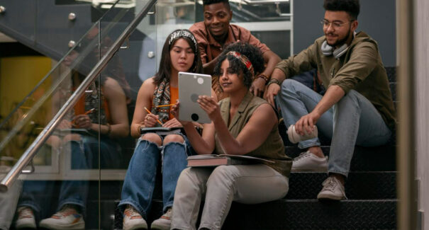 Plataforma oferece teste vocacional gratuito para estudantes de todo o país