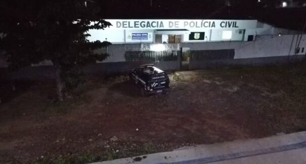 Polícia prende dupla suspeita de matar homem a facadas durante assalto à residência