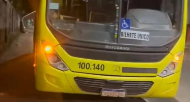 Em São Luís, mulher pula de ônibus em movimento durante assalto