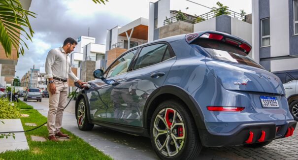 Carregadores elétricos transformam a rotina dos motoristas no Maranhão