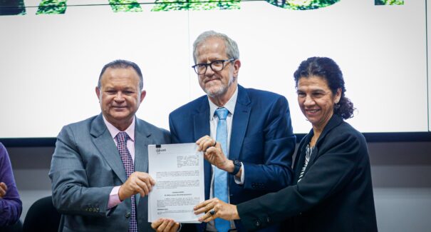 Brandão assina contrato de R$ 45 milhões para reforçar combate a incêndios no Maranhão