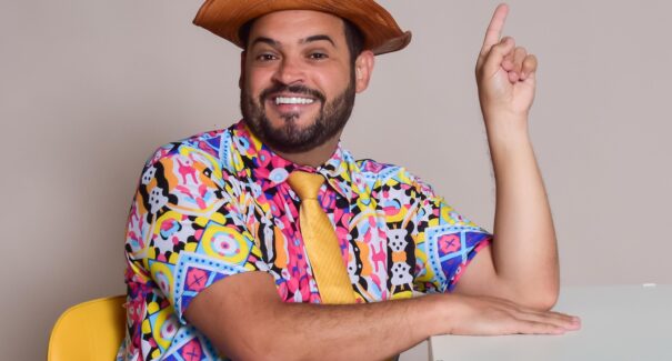 Teatro Arthur Azevedo recebe Matheus Ceará em única apresentação no sábado (03)