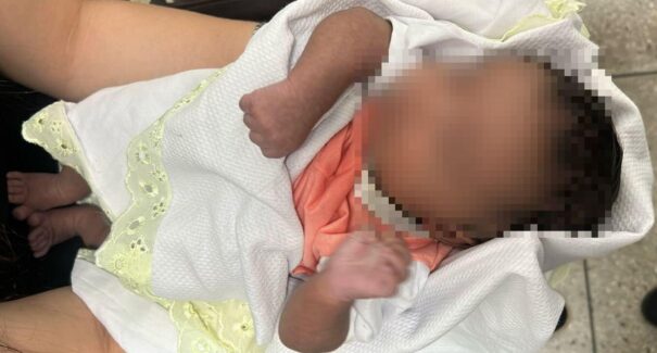 Mãe é presa por tentar vender bebê de 27 dias para pagar aluguel