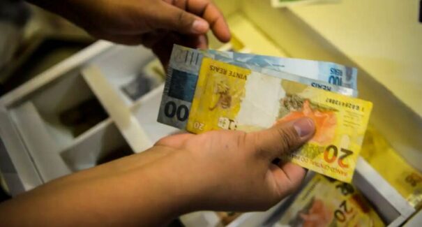 Governo propõe salário mínimo de R$ 1.630 em 2026