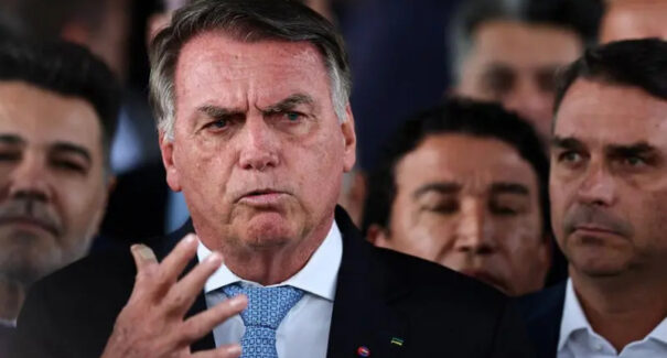 Moraes nega pedido para prender Bolsonaro