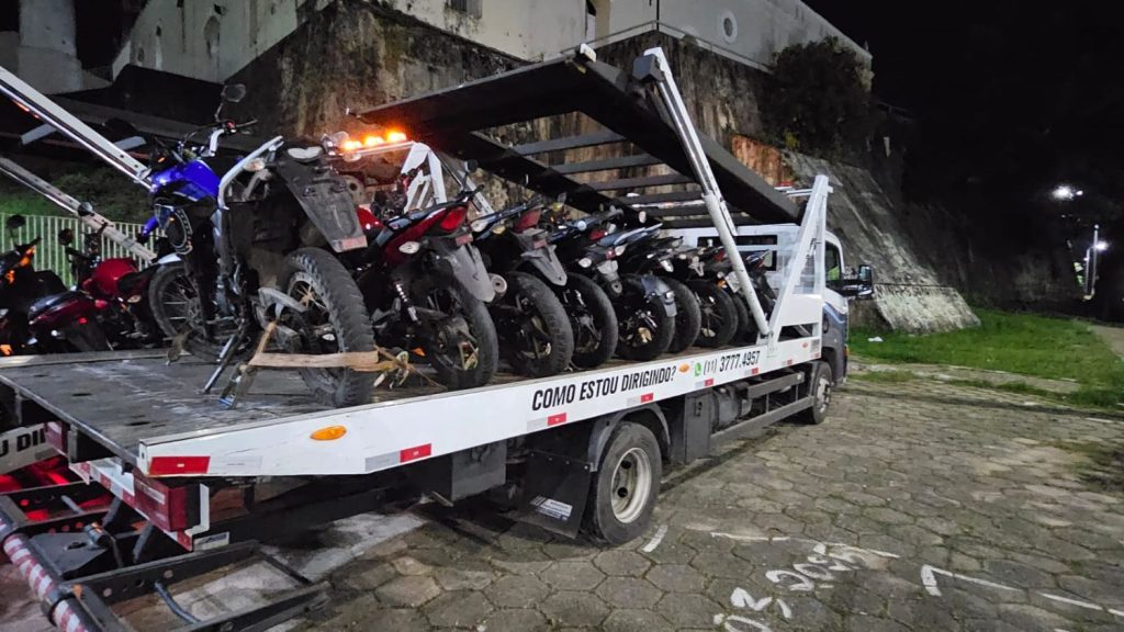 Foram apreendidos veículos com indício de participação em crimes (Foto: CCOM/TJMA)
