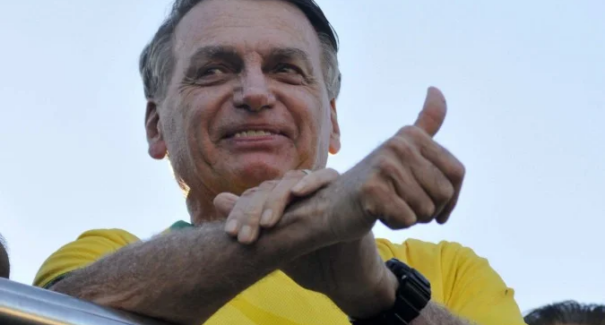 Bolsonaro sobre denúncia de golpe: “Não vou sair do Brasil. Me prendam”
