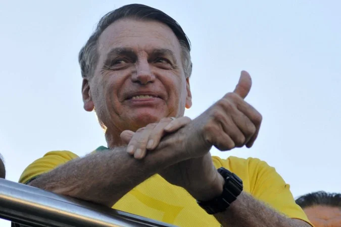 Bolsonaro sobre denúncia de golpe: “Não vou sair do Brasil. Me prendam”