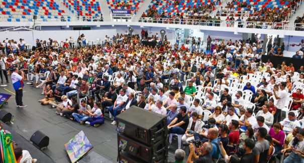 Maranhão Livre da Fome é lançado com a entrega dos primeiros cartões e ação social no Castelinho