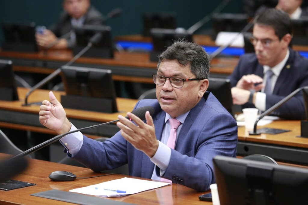 Márcio Jerry reage ao fechamento de 16 agências do Bradesco no Maranhão