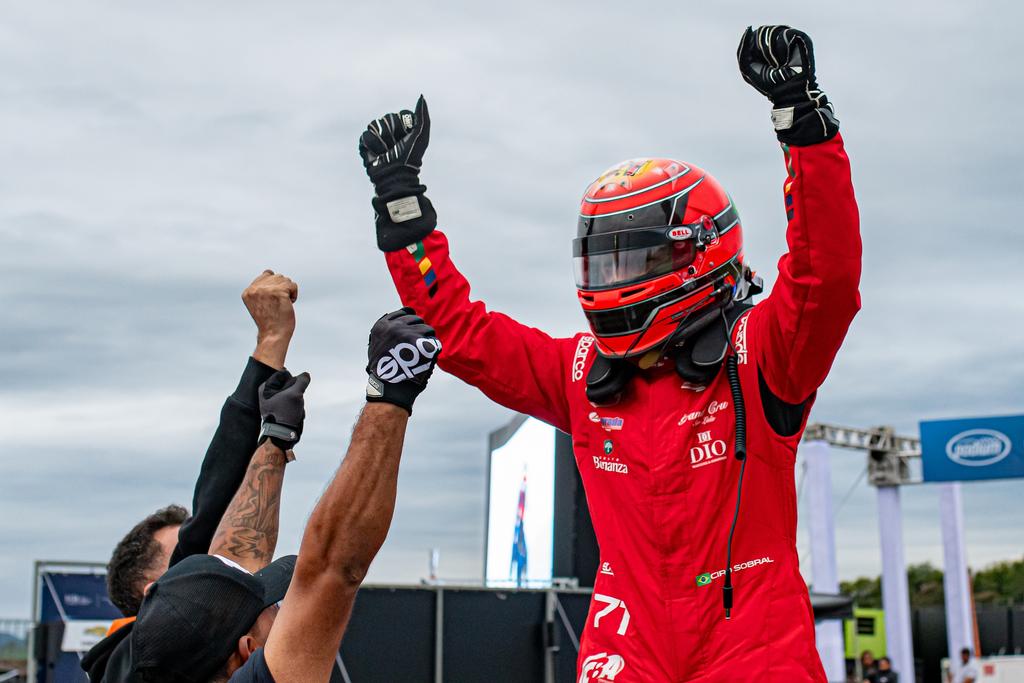 Ciro Sobral se consagra e vence a primeira na F4 Brasil em Interlagos