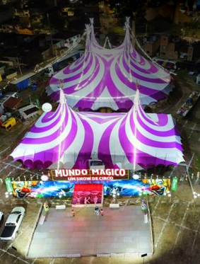 Circo mundo mágico, localizado em estacionamento de shopping na Grande ilha.