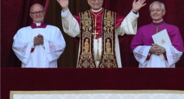 Papa Leão XIV ativa contas em redes sociais; saiba o nome de usuário do pontífice e primeira publicação