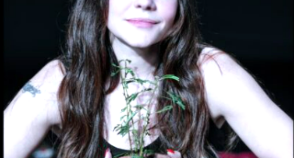 “Uma travessia íntima”, diz Alessandra Negrini sobre A Árvore