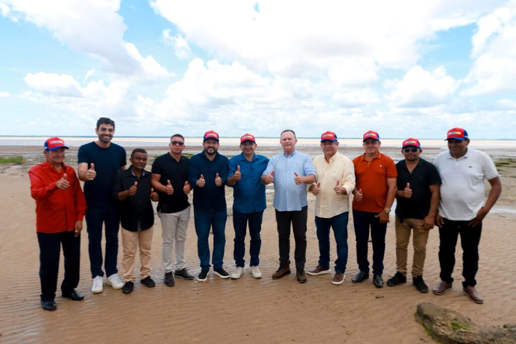 Brandão autoriza implantação da estrada da Praia de Itapéua com foco no turismo local, em Cajapió