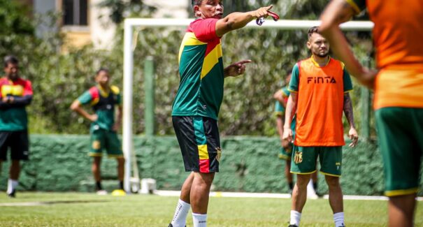Zé Augusto assume e leva reforços do Moto para o Sampaio Corrêa