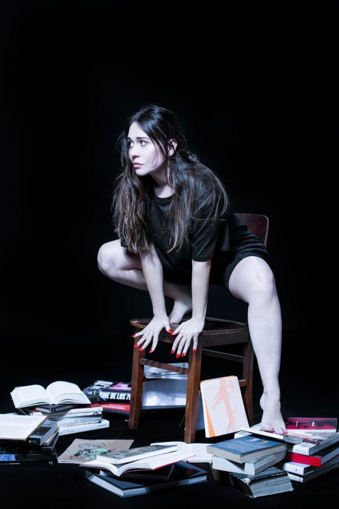 Alessandra Negrini encena monólogo escrito por Silvia Gomez no Teatro Arthur Azevedo