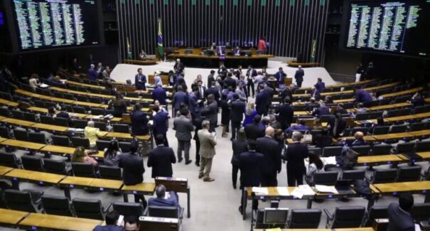 10 dias para decisões sobre o aumento do IOF