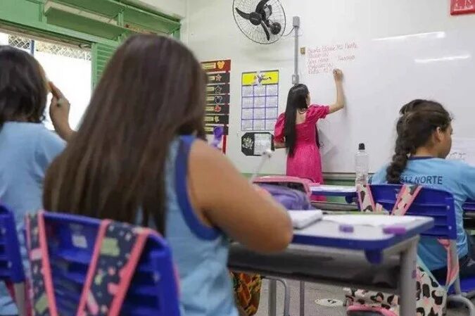 Mais de 300 mil crianças voltam à escola com apoio do Unicef