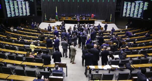 Câmara aprova projeto que amplia número de deputados federais