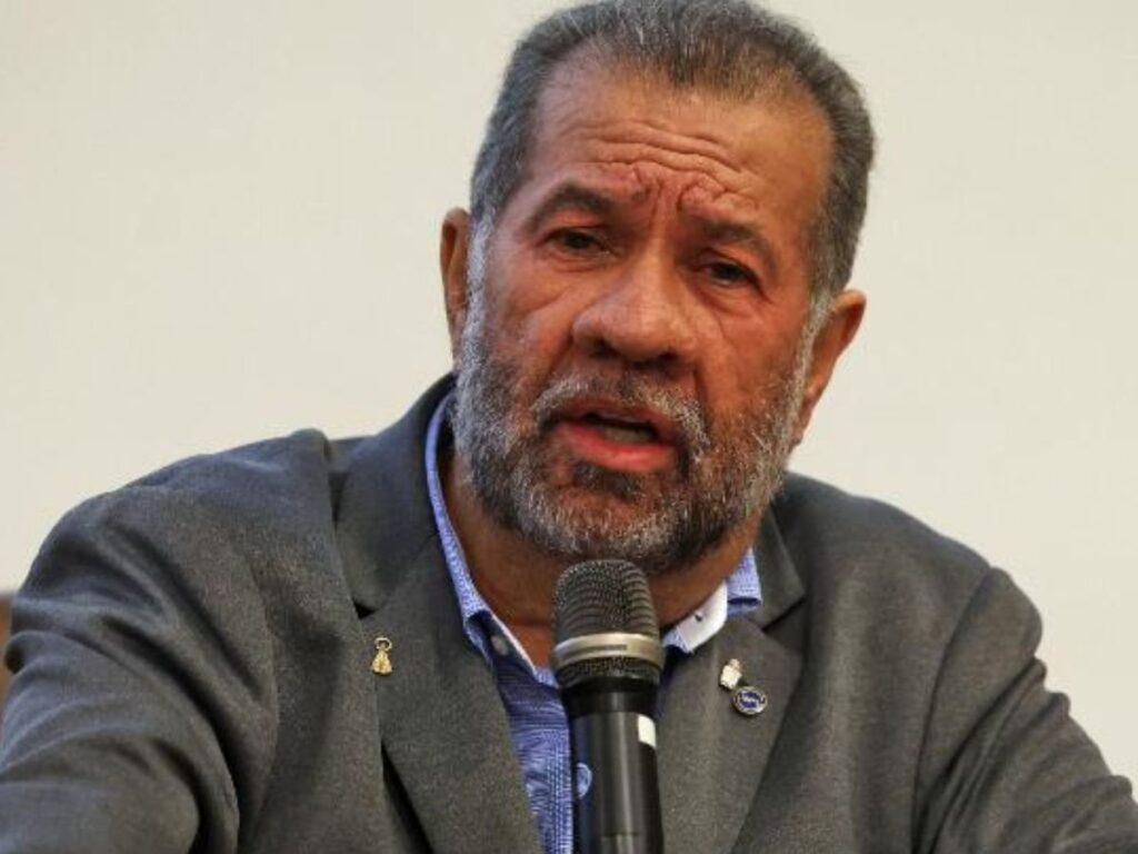 Carlos Lupi repete roteiro e pede para deixar cargo de ministro novamente