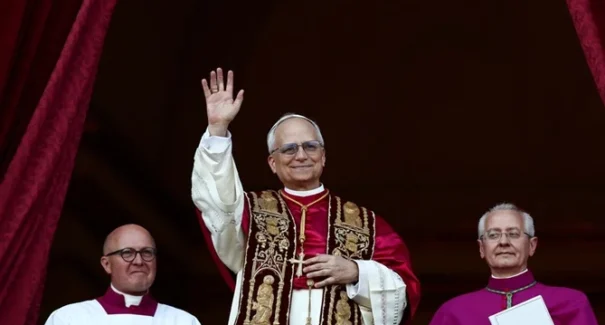 Papa pede para que Irã e Israel adotem “responsabilidade e razão” para evitar ameaças nucleares