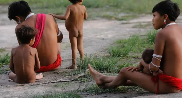 Número de mortes entre Yanomamis cai 21% em um ano, aponta Ministério da Saúde