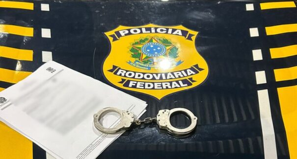 Homem é preso por não pagamento de pensão alimentícia; prisão ocorreu durante fiscalização na BR-316
