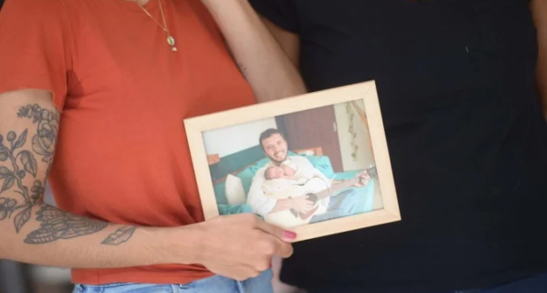 Vídeo: Direto da prisão em Israel, Thiago Ávila envia carta à filha de um ano