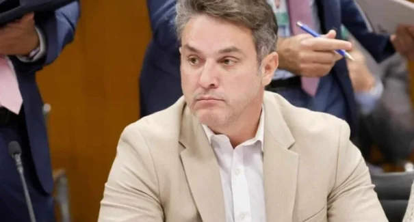 Com pressão da oposição, Câmara dos Deputados vota urgência contra aumento do IOF