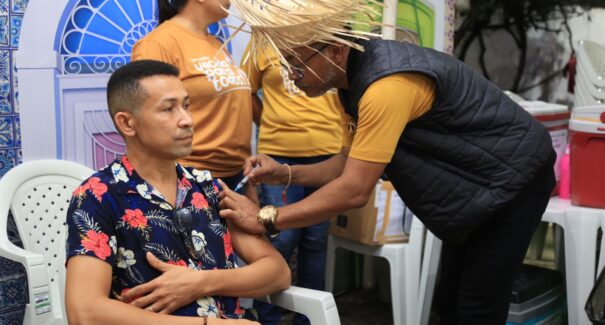 Estande de multivacinação no Arraial do IPEM registra mais de 200 doses aplicadas neste fim de semana