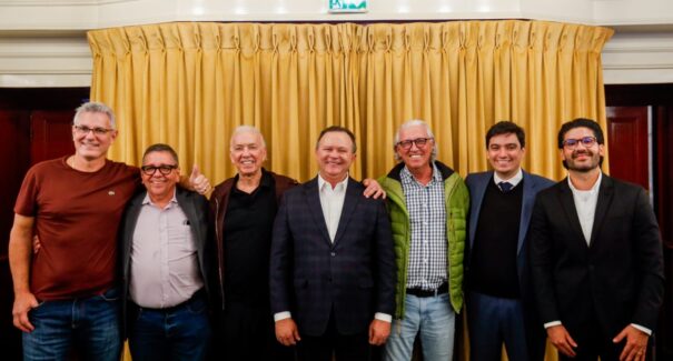 Governador se reúne com empresários do setor de frigoríficos para prospectar negócios para a pecuária maranhense