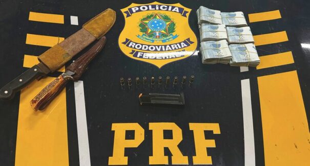 Trio é preso com dinheiro, armas e munições na BR-226, em Barra do Corda