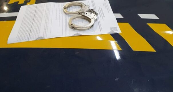 Homem com mandado de prisão por latrocínio é preso na BR-135, em São Luís
