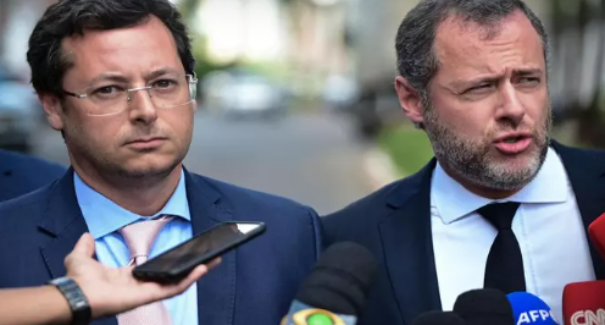 Moraes determina que o advogado e ex-assessor de Bolsonaro prestem depoimentos à PF