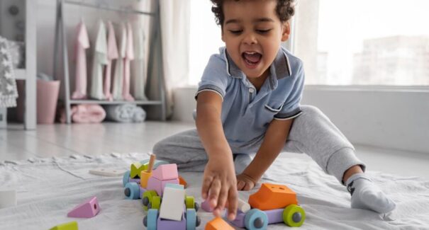 Psicólogo alerta que infância sem brincadeira impacta na saúde mental
