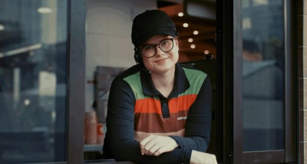 “Corno drive-thru”: Burger King vai dar lanche de graça para quem admitir que foi traído