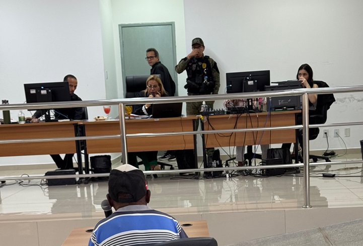 Juíza Nuza Maria Lima, presidindo júri em Balsas (Foto: Divulgação)