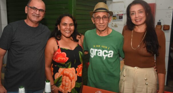 Homenagem a jornalista Luís Pedro reúne amigos e admiradores no Bar do Léo
