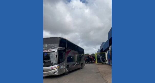 Ônibus que estavam nas plataformas do Terminal Rodoviário de São Luís retornam para as garagens