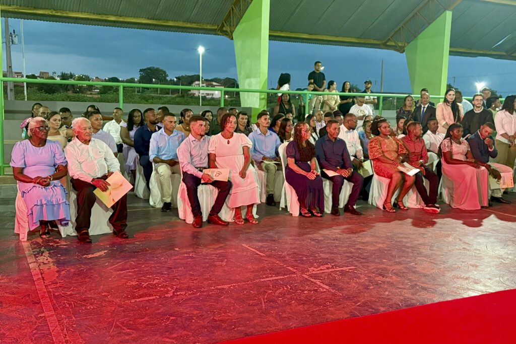 Casamento Comunitário oficializa união de 50 casais em Olinda Nova do Maranhão
