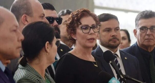 Após condenação no STF, Zambelli diz que deixou o Brasil “já faz alguns dias”