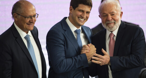 João Campos é eleito presidente do PSB em evento com Lula e Motta