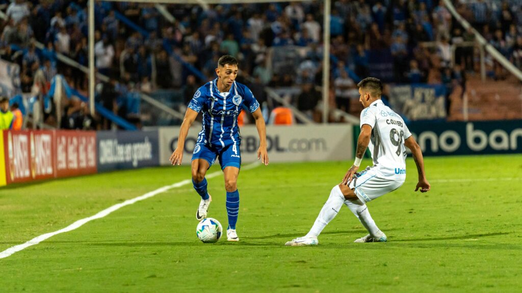 Quem seu time pode contratar na janela de transferências? 